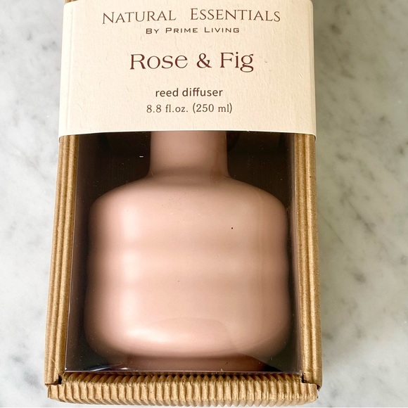 Natural Essentials Floral Rose & Fig Reed Diffuser - Picture 3 of 5